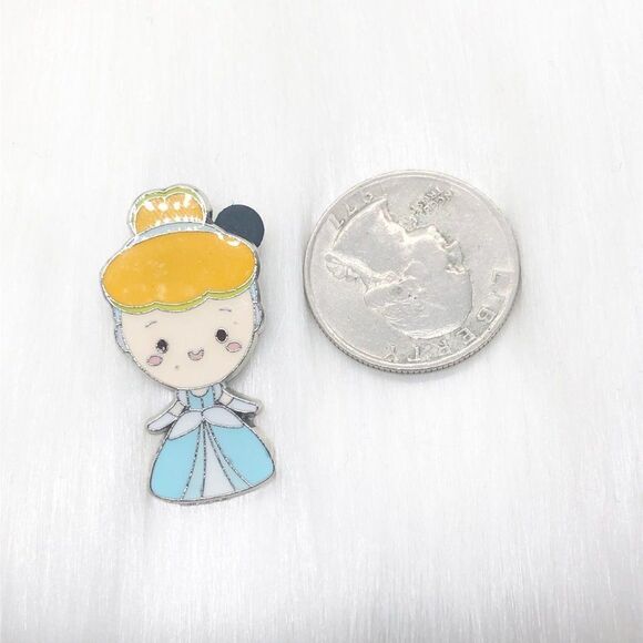 🔮 5/$25 Disney Cinderella Cutie Pin - Picture 2 of 3